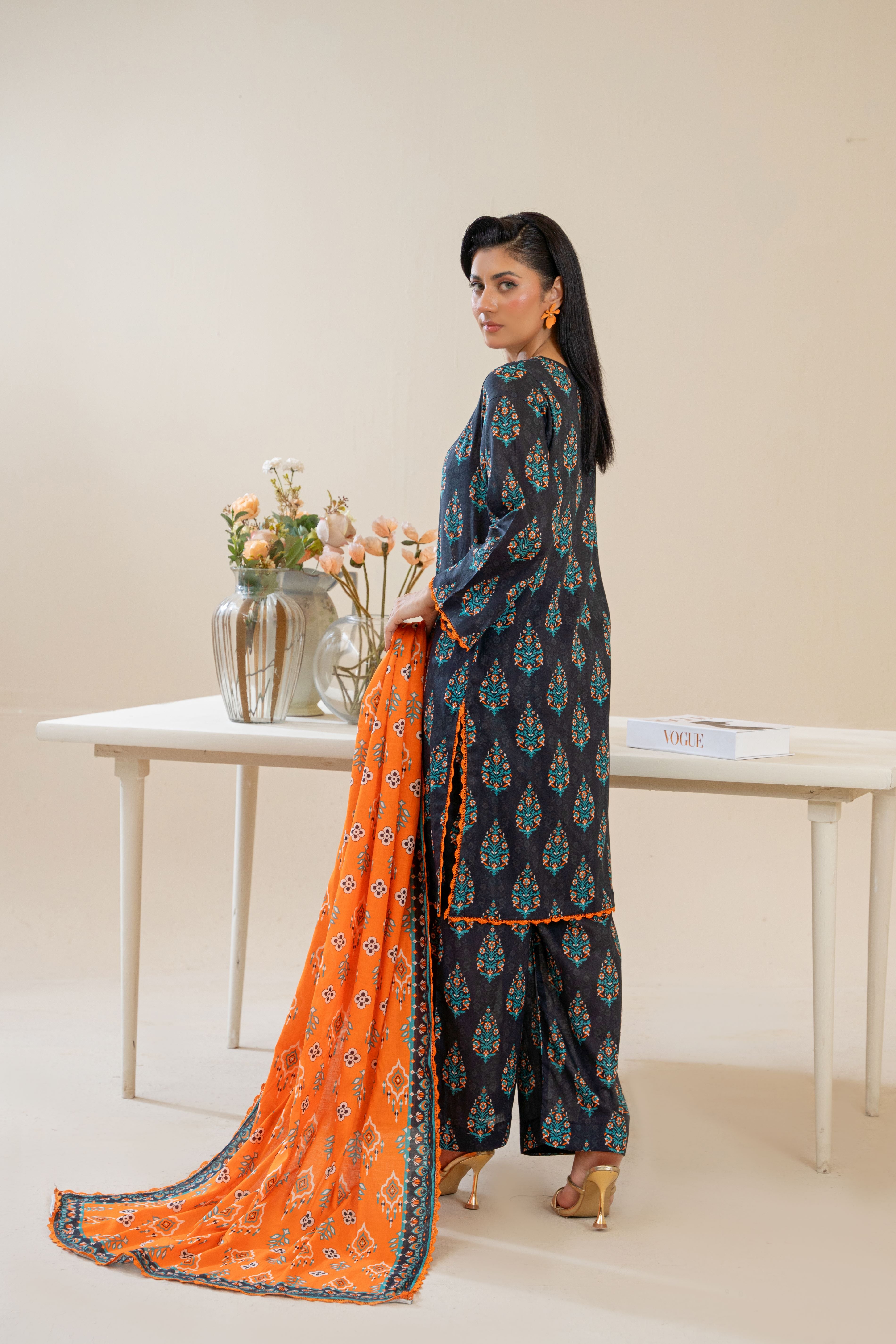 Zaria Ember – Black Lawn with Contrast Dupatta